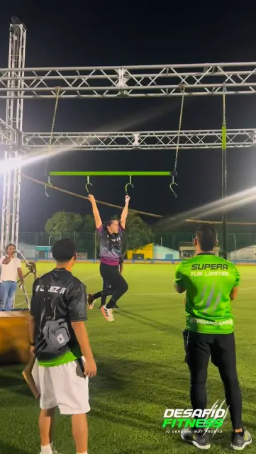 Edición III, foto 48 de 48: Así se vivió uno de los momentos más emocionantes del desafío del año pasado: esfuerzo, determinación y la alegría de cruzar el OCR entre aplausos y apoyo de todos los presentes. 💪🔥